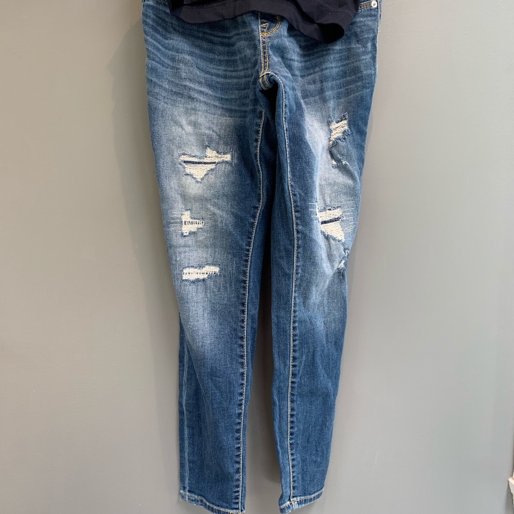 MATERNITY - Liz Lange Distressed 1/2 panel jeans